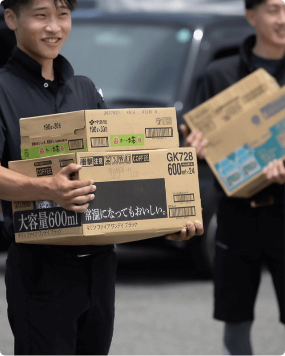 OKサインをしている宅配男性